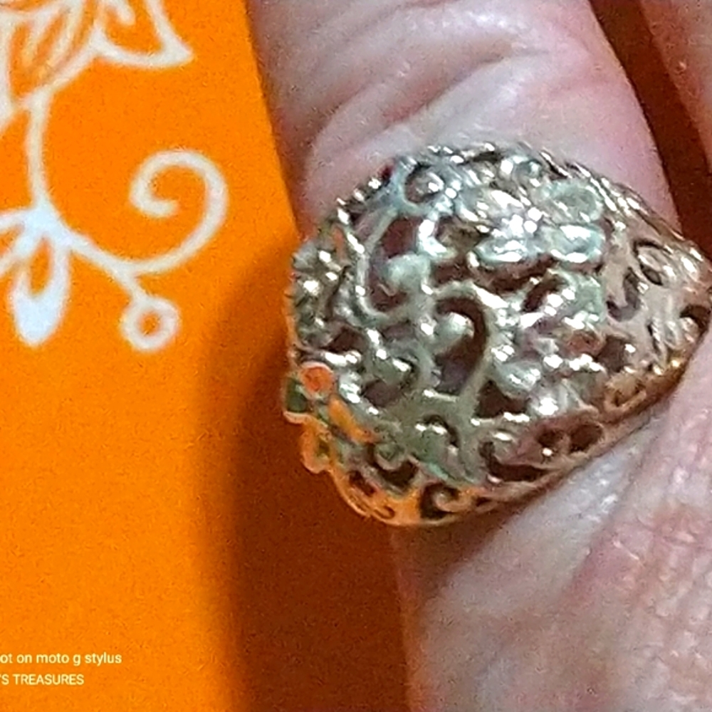 NWT- UNIQUE OPEN-CUT,           SWIRLED FILIGREE DOME RING,STERLING. SIZE 7